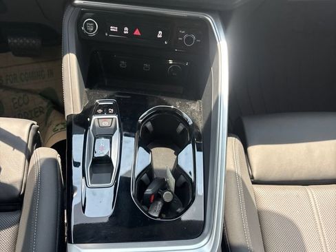 Used 2025 Audi Q5 Premium Plus w/ Premium Plus AWD/4WD image 24