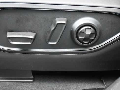 New 2025 Jeep Grand Cherokee L Altitude image 33