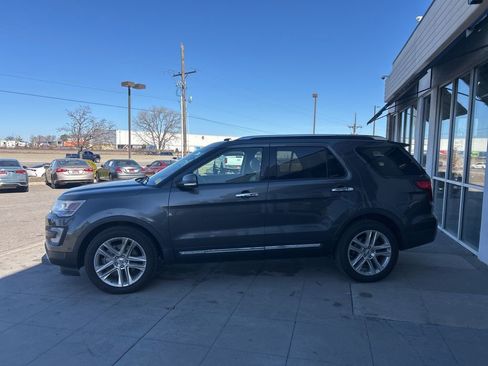 Used 2017 Ford Explorer Limited w/ Equipment Group 301A image 10