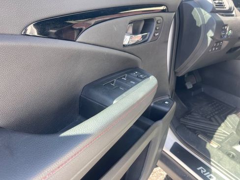 Used 2025 Honda Ridgeline Black Edition image 10
