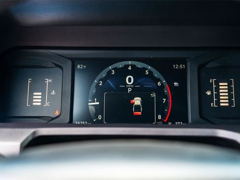 Used 2025 Toyota Tacoma SR5 AWD/4WD image 18