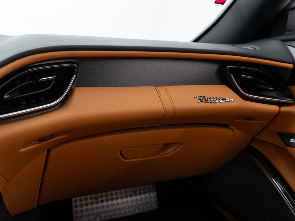 Used 2025 Ferrari Roma Spider RWD image 40