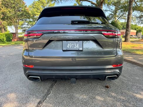 Used 2019 Porsche Cayenne AWD/4WD image 10