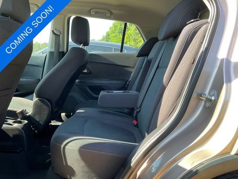 Used 2018 Chevrolet Trax LS AWD/4WD image 4