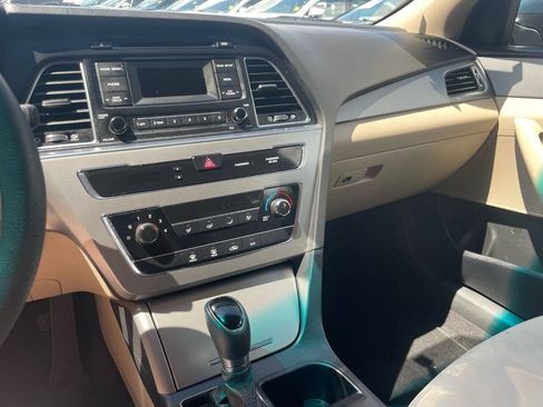 Used 2016 Hyundai Sonata SE FWD image 12