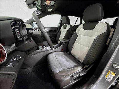 Used 2024 Chevrolet Trax RS image 20