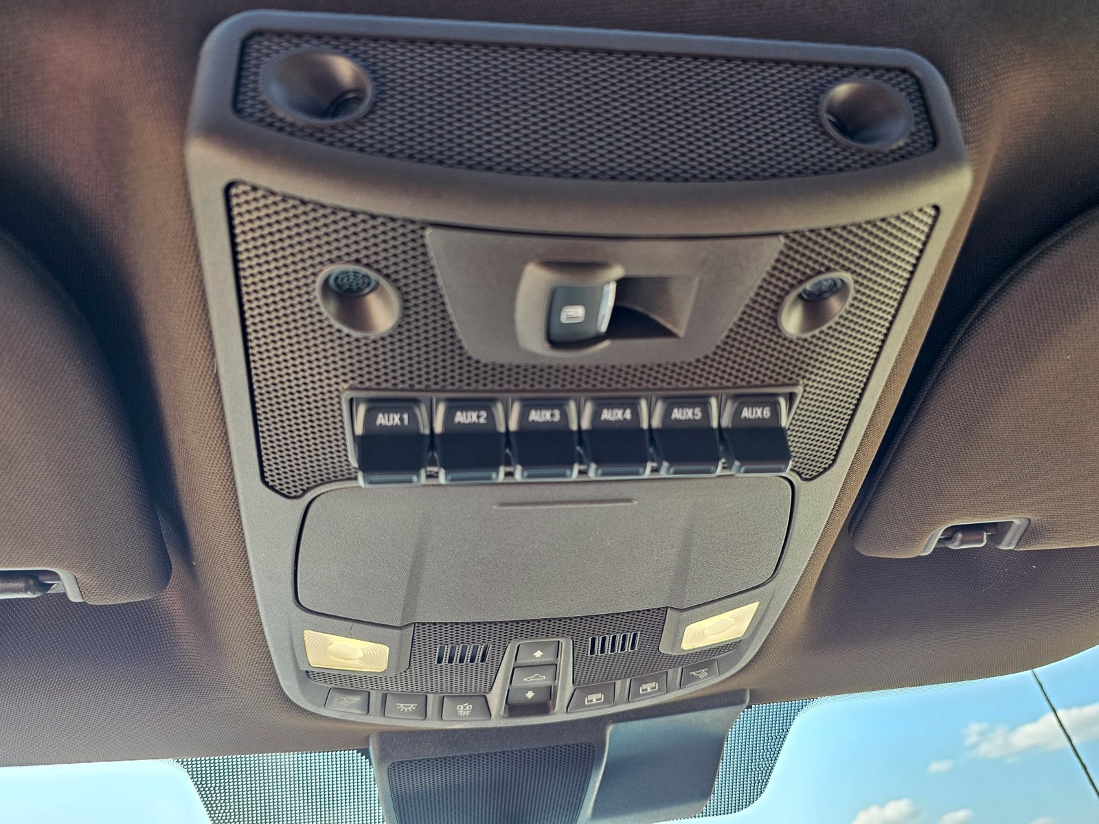 Used 2022 Ford F350 King Ranch w/ King Ranch Ultimate Package AWD/4WD image 28