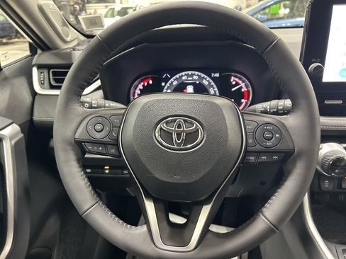 Used 2023 Toyota RAV4 XLE Premium image 14