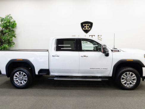 Used 2021 GMC Sierra 2500 Denali w/ Denali Ultimate Package AWD/4WD image 10