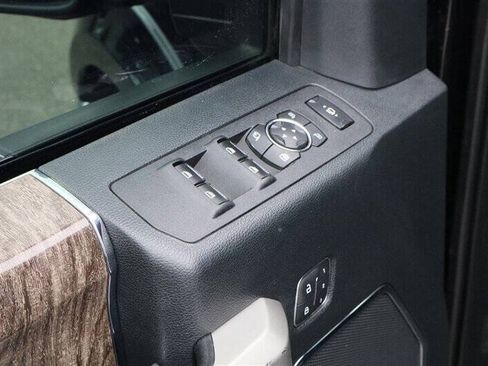 Used 2019 Ford F350 Lariat w/ Lariat Ultimate Package AWD/4WD image 16