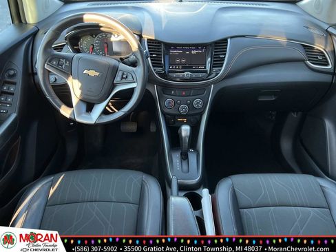 Certified 2022 Chevrolet Trax LT w/ LT Convenience Package image 13