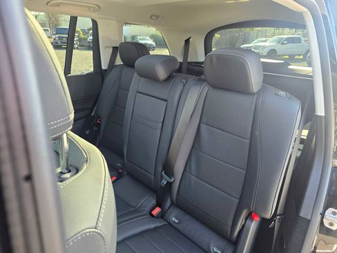 New 2026 Mercedes-Benz GLS 450 4MATIC image 19