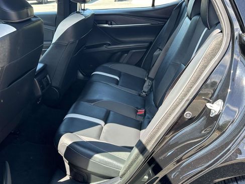 Used 2025 Toyota Camry SE FWD image 9