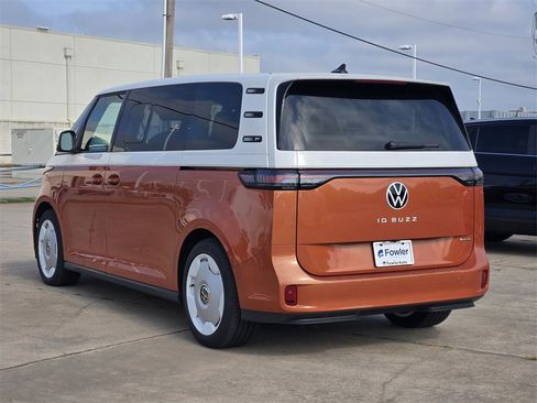 New 2025 Volkswagen ID. Buzz 1st Edition image 3