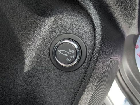 New 2025 Buick Envista Avenir image 17