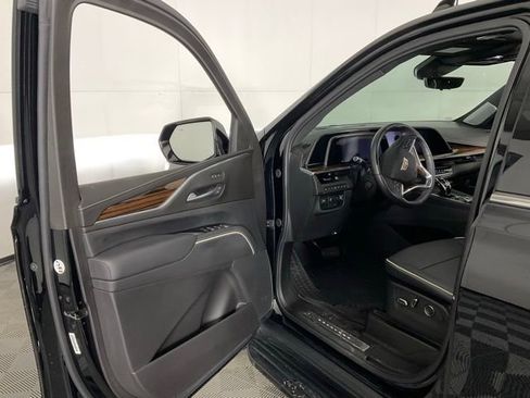 Certified 2023 Cadillac Escalade Premium Luxury w/ Performance Package image 21