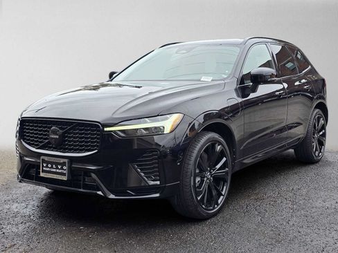 Certified 2024 Volvo XC60 T8 Ultimate w/ Protection Package Premier AWD/4WD image 7