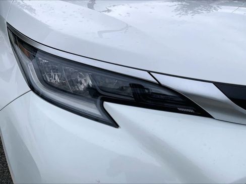 Used 2022 Toyota Sienna XSE w/ XSE Plus Package FWD image 27