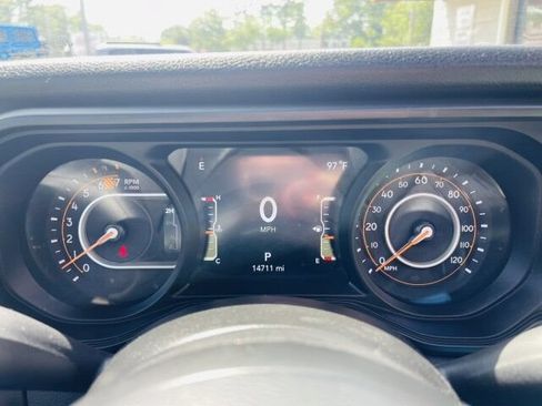 Used 2024 Jeep Wrangler Unlimited Sport AWD/4WD image 21