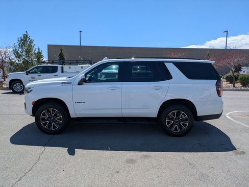 Used 2021 Chevrolet Tahoe Z71 w/ Luxury Package AWD/4WD image 7