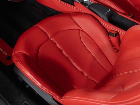 Used 2020 Ferrari F8 Tributo RWD image 37