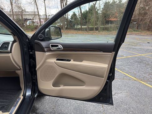 Used 2014 Jeep Grand Cherokee Overland image 21