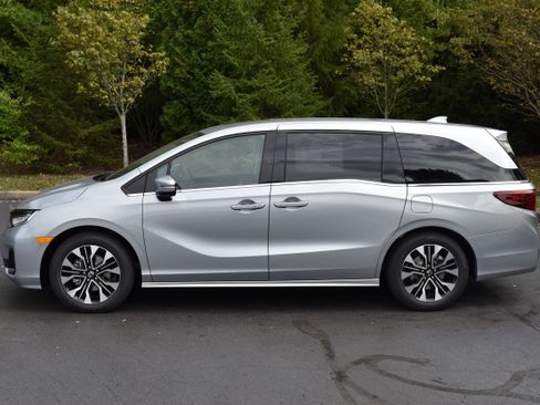 New 2026 Honda Odyssey Elite image 4