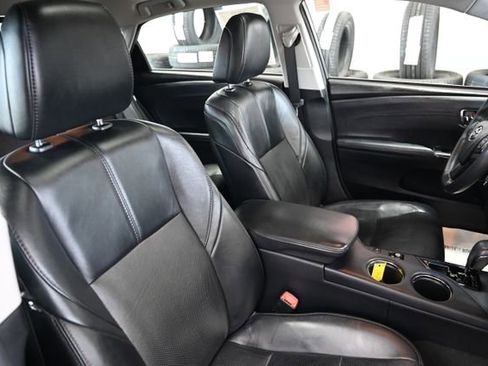 Used 2013 Toyota Avalon Limited FWD image 9