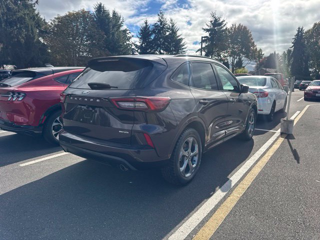 Used 2023 Ford Escape ST-Line w/ Tech Pack #1 AWD/4WD image 3