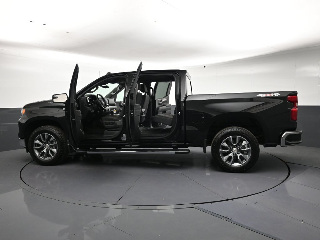 Used 2026 Chevrolet Silverado 1500 LT AWD/4WD image 33