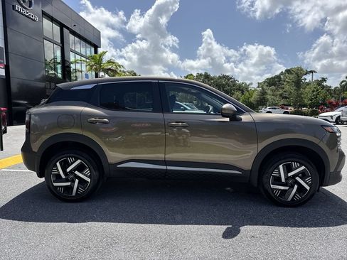 Used 2025 Nissan Kicks SV FWD image 23