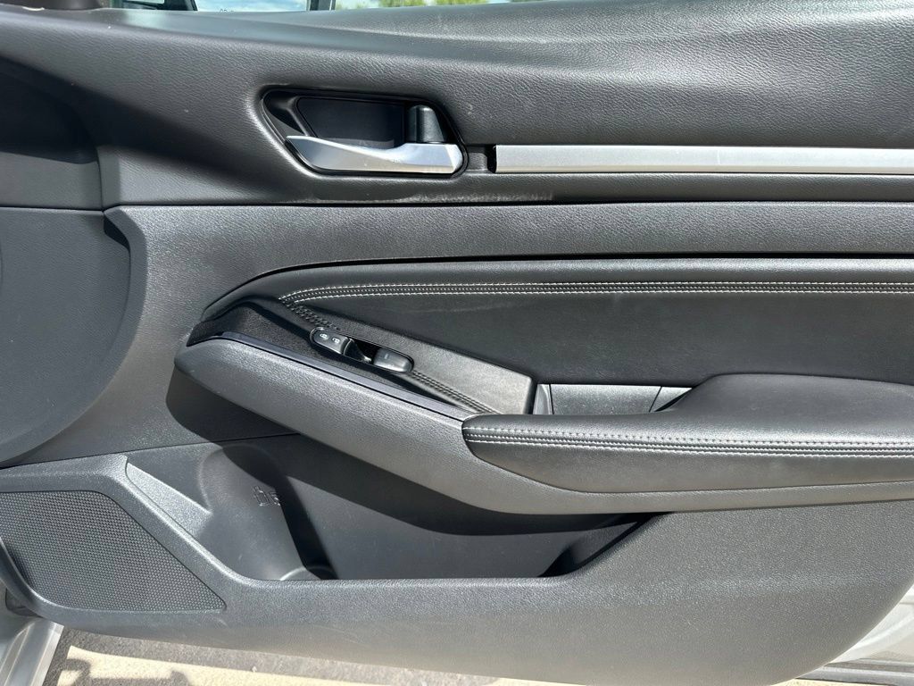 Used 2021 Nissan Altima 2.5 SV FWD image 27