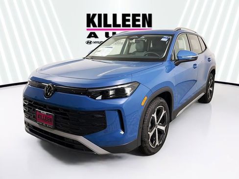 New 2026 Volkswagen Tiguan SE FWD image 3