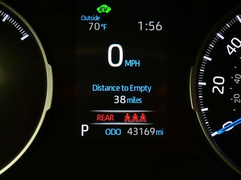 Used 2021 Toyota RAV4 LE AWD/4WD image 23