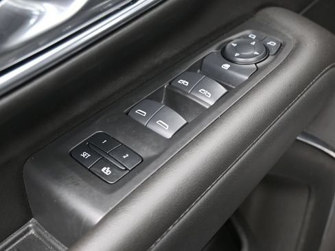 Used 2024 Chevrolet Tahoe LT RWD image 14