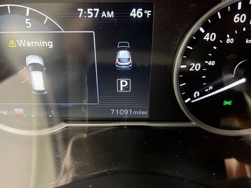 Used 2019 Nissan Kicks SV FWD image 13