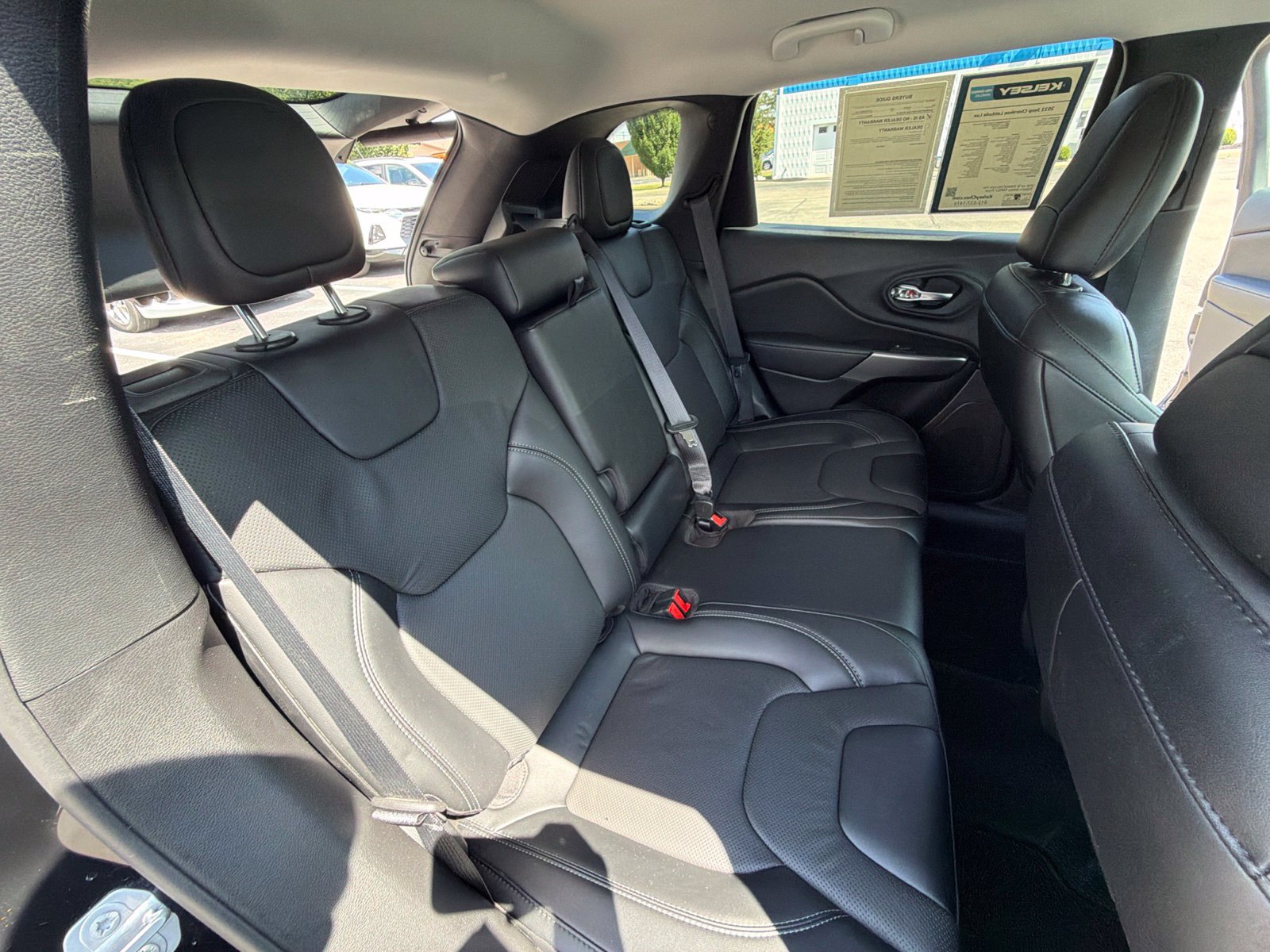 Used 2022 Jeep Cherokee Latitude Lux AWD/4WD image 25