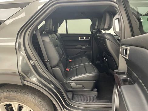 Used 2020 Ford Explorer XLT w/ Equipment Group 202A image 14