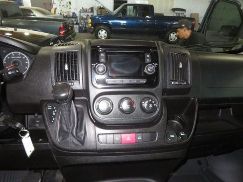 Used 2017 RAM ProMaster 2500 w/ Mopar Trailer Tow Group FWD image 34