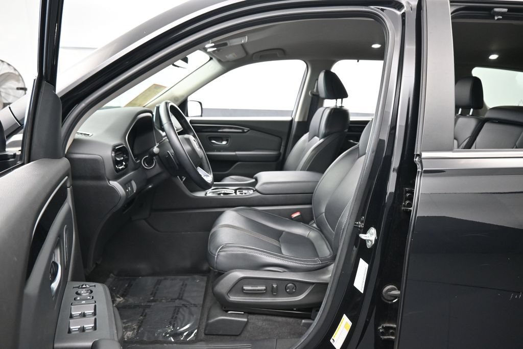Used 2024 Honda Pilot EX-L image 11