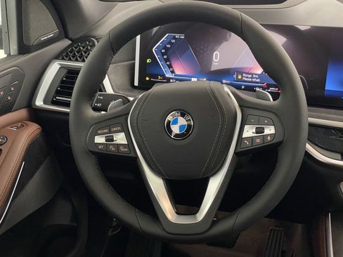 Used 2026 BMW X5 xDrive40i w/ Executive Package image 16