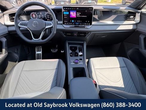Certified 2025 Volkswagen Tiguan SE R-Line AWD/4WD image 14