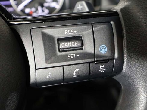 Used 2023 Nissan Rogue SV image 37