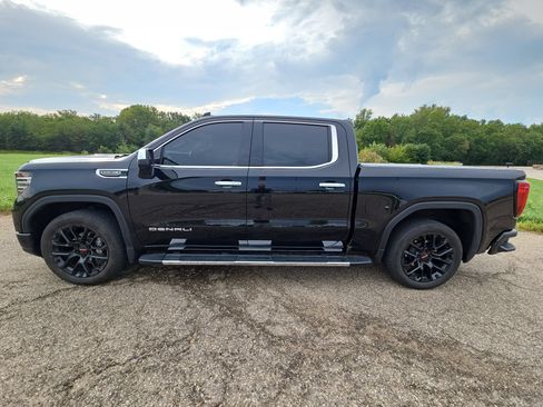 Used 2024 GMC Sierra 1500 Denali w/ Technology Package AWD/4WD image 8