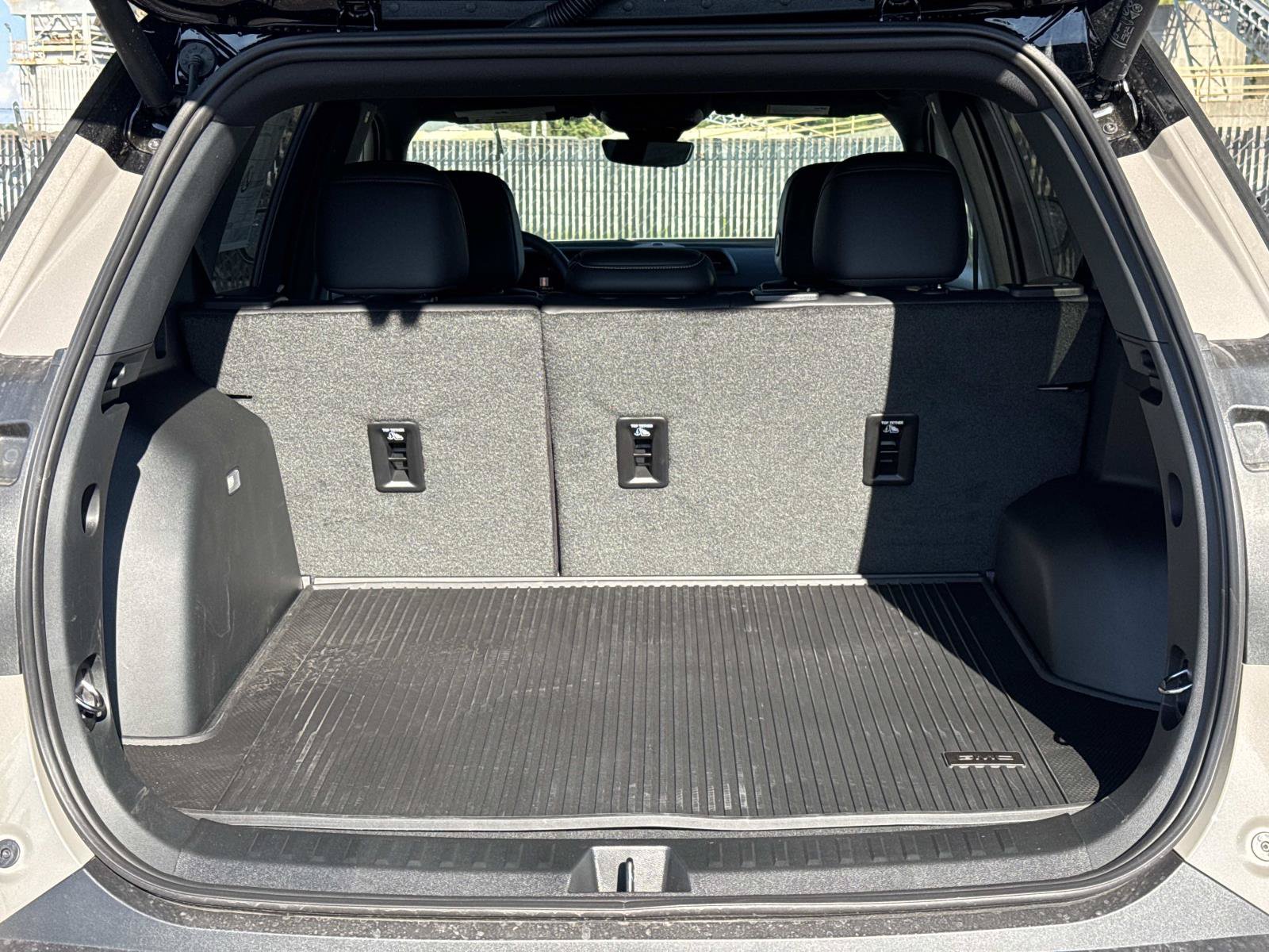 New 2027 GMC Terrain Elevation FWD image 11