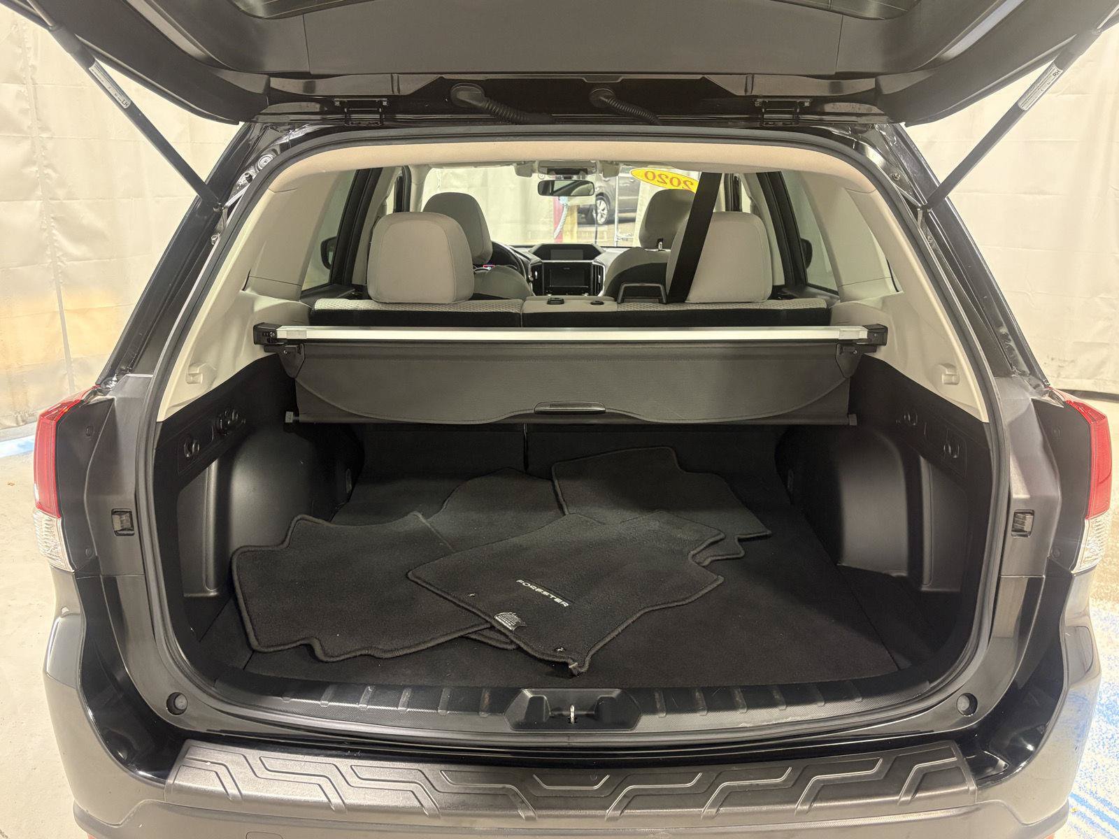 Used 2020 Subaru Forester Premium AWD/4WD image 21