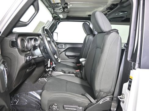 Used 2020 Jeep Wrangler Sport AWD/4WD image 19