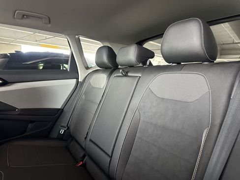 Certified 2023 Volkswagen Taos SE FWD image 22