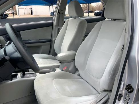 Used 2005 Kia Spectra LX image 7