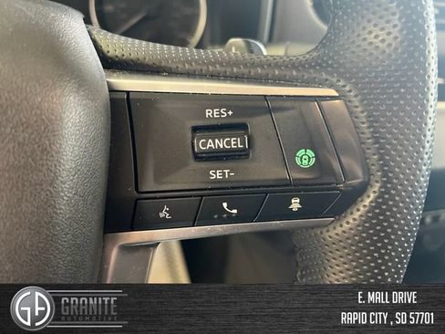 Used 2025 Mitsubishi Outlander SE FWD image 34